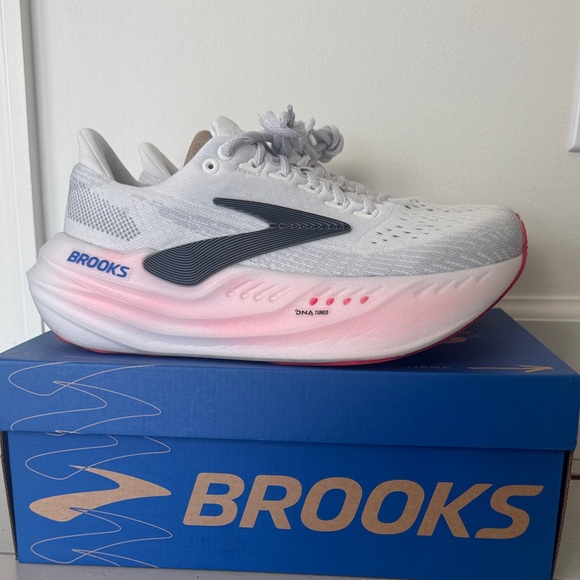 Brooks Shoes - Brooks women’s Glycerin Max run/ walk neutral 9.5